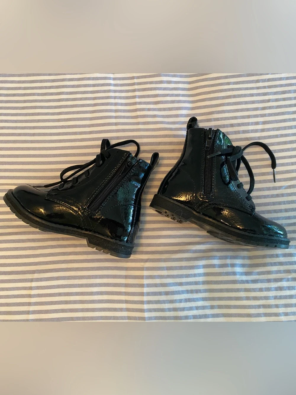 NWOT Little Girls MIA Black Patent Lace-Up Boots 7